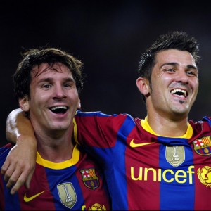 messi-esulta-con-david-villa-dopo-un-gol-del-barcellona_16002566_980x980