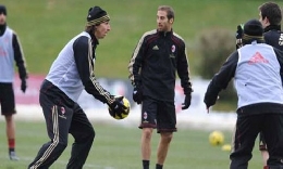 milan allenamento ibra flamini milan allenamento ibra flamini