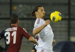 Chile's footballer Eduardo Vargas (top)