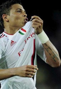 Thiago Silva si scua con i tifosi del Milan