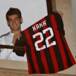 Kaka si affaccia alla finestra di casa 22 per sempre 150x150 Kakà, le ragioni del sì