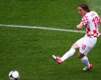 Rivoluzione-Real, e il Milan sta alla finestra