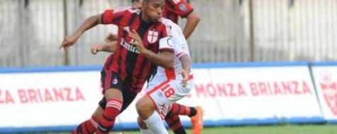 Milan, Robinho scaricato dai tifosi: “Togli la fascia e vattene”