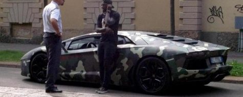 Muntari fermato ieri dalla GdF con la sua Lamborghini