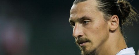 Un mese di stop per Ibrahimovic: problema alla costola