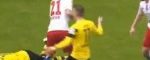 FOTO – Bundesliga, entrataccia di Behrami su Mkhitaryan. Ma l’arbitro…